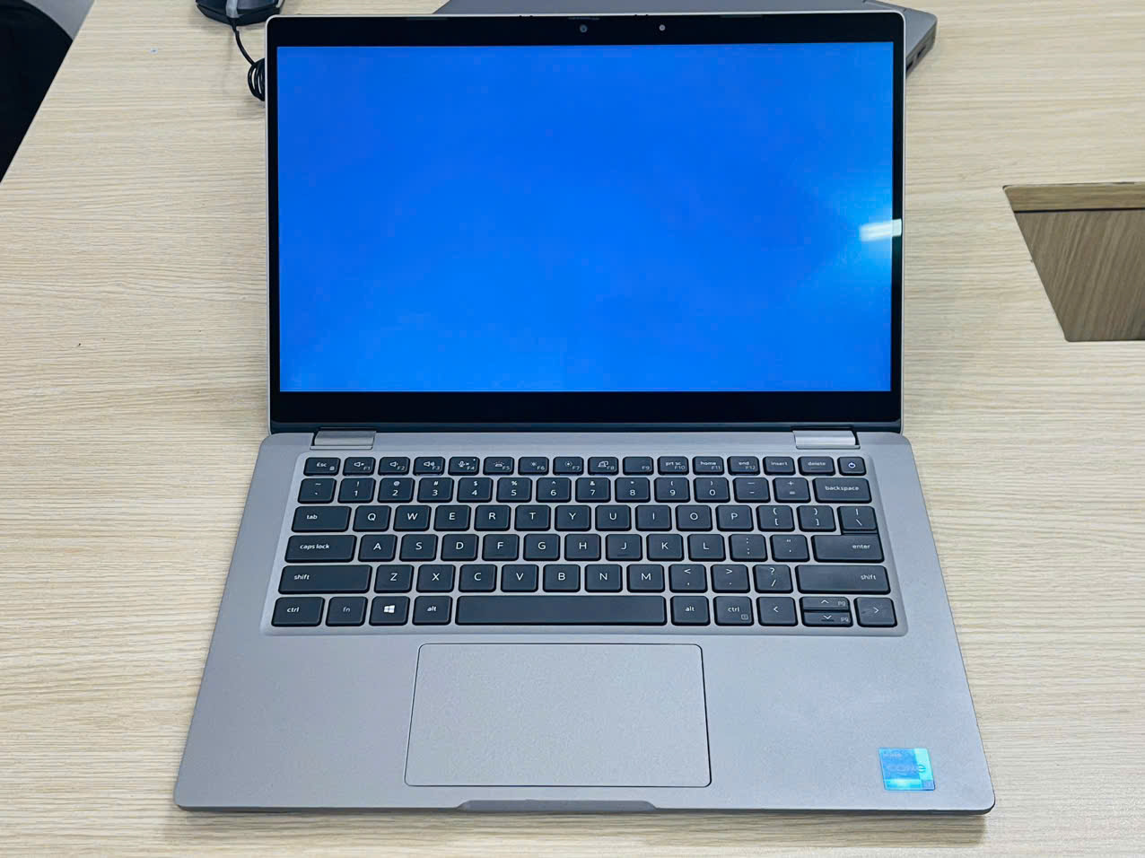 dell 5330 2in1 cam ứng